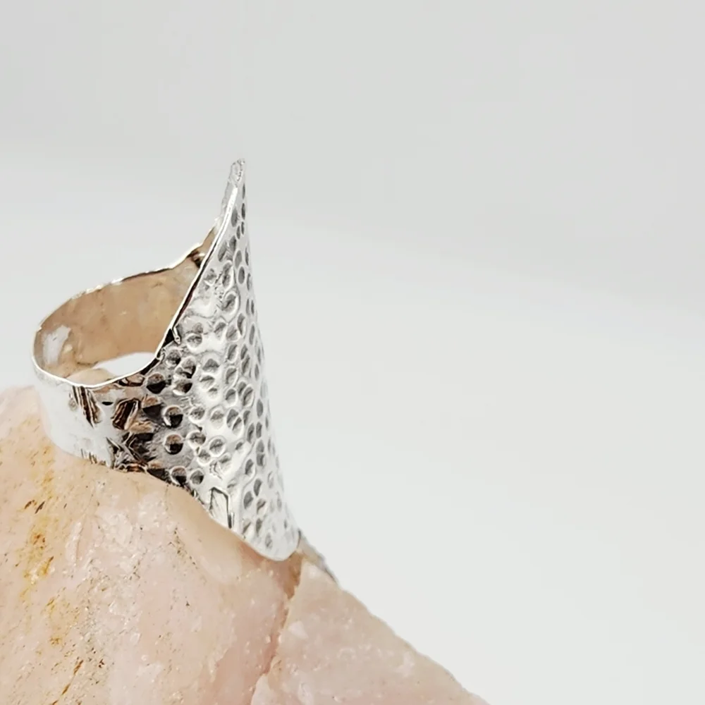 HAMMERED SADDLE STERLING SILVER RING WOMENS SIZE 8